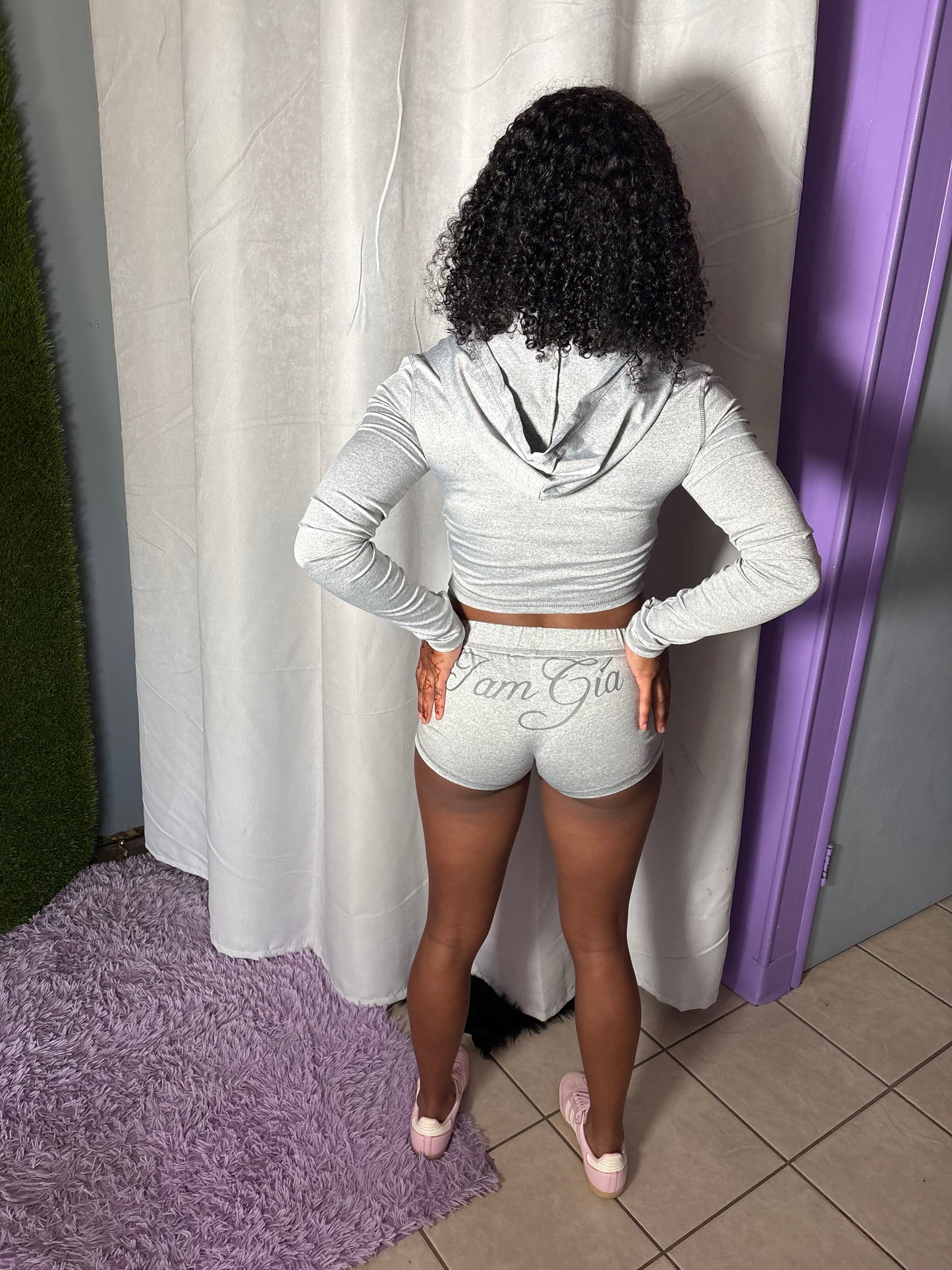 Grey Gia