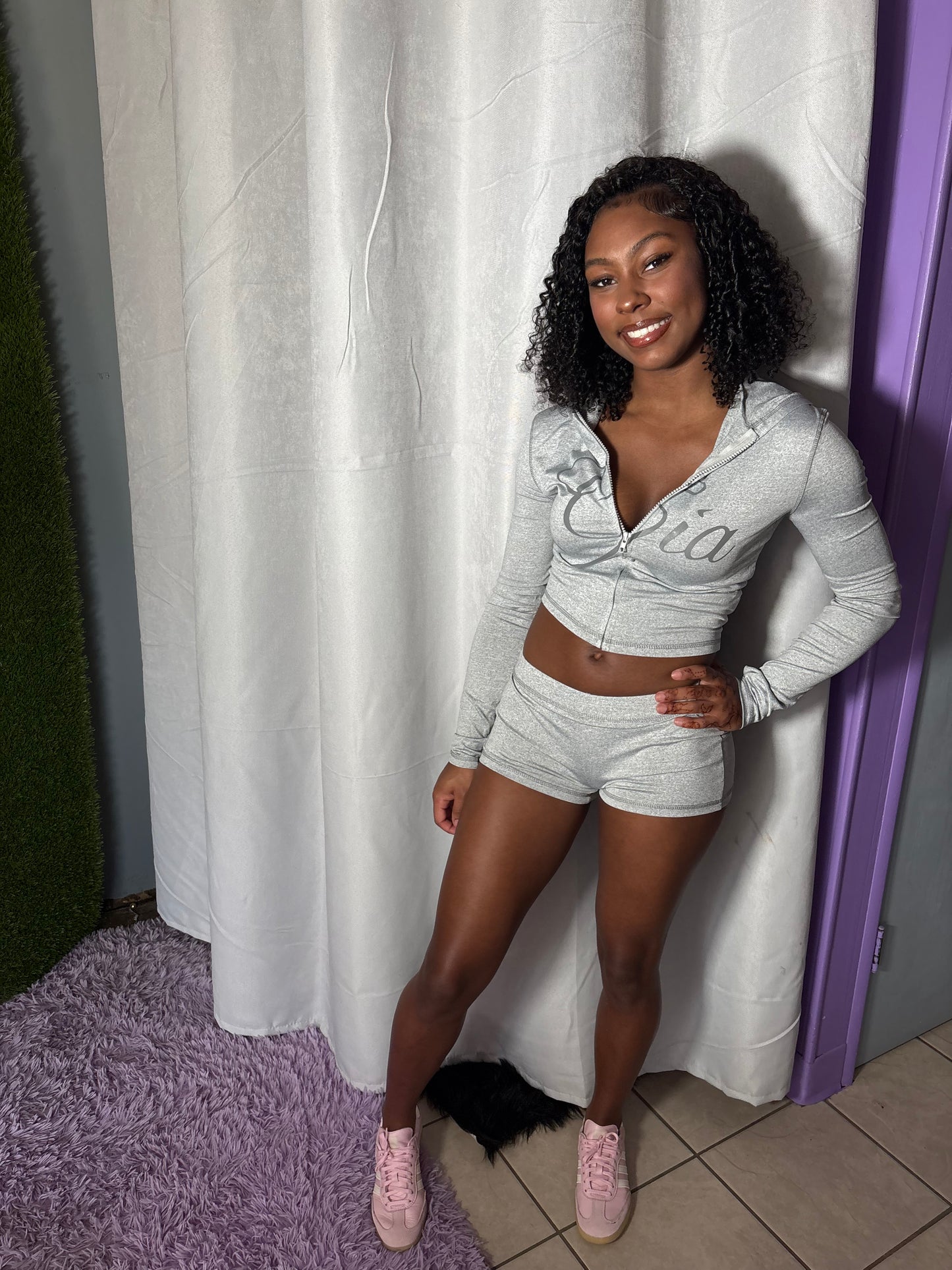 Grey Gia