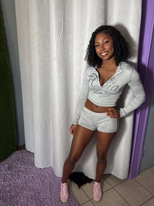 Grey Gia