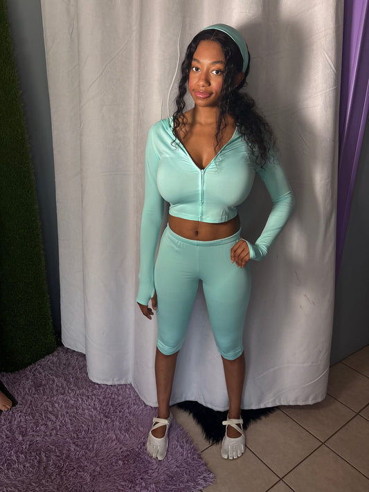 turquoise capri set